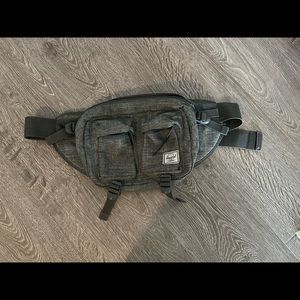 Herschel Eighteen Sling Pack